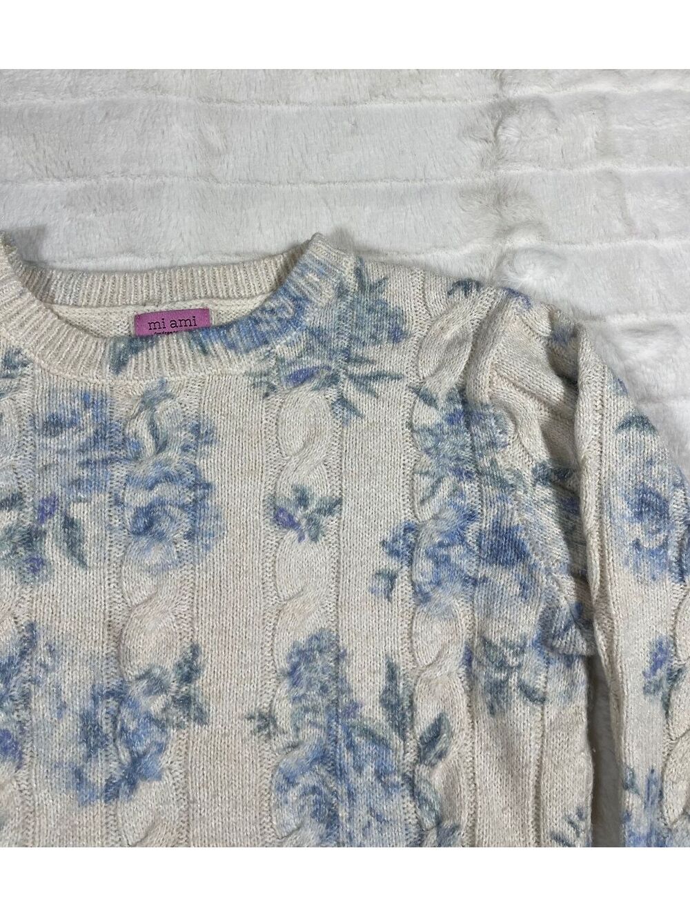 Francesca's Mi Ami M Gorgeous Cable Knit Beige Blue Crop Preppy Floral Sweater